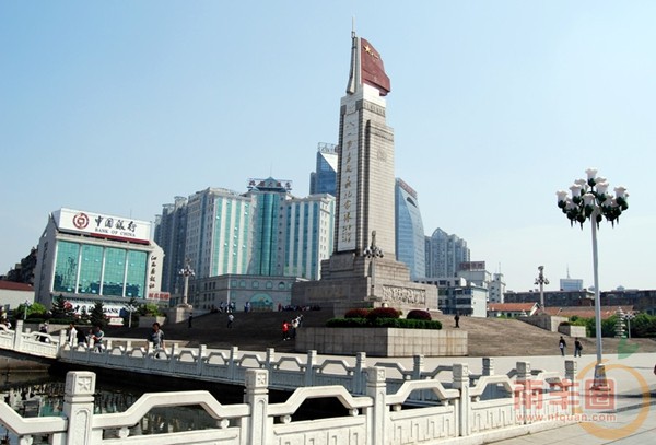 八一广场.jpg