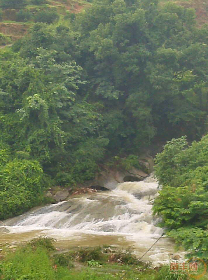 雨后的山水