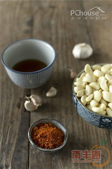 1179013_4garlic.jpg