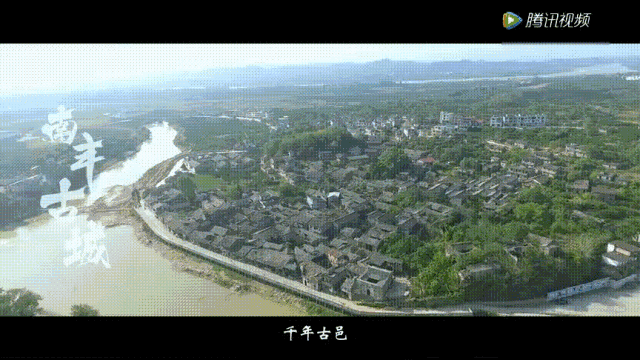 102814gk3hdh44h57p2mz2.gif